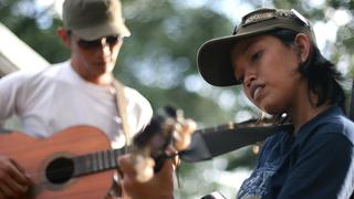 Finding Jakarta's Soul Through a Street Musician