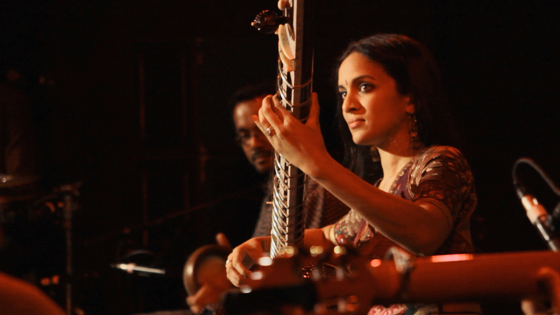 Quick Hits: Anoushka Shankar performs Si No Puedo Verla